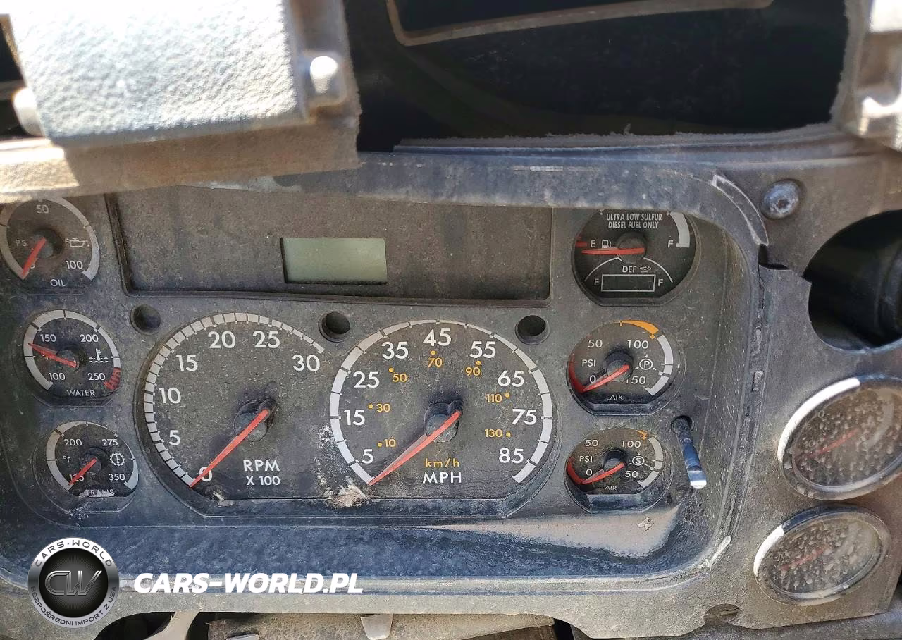 2015 Freightliner Cascadia 125 VIN:3AKJGLD52FSGJ2683 - 8