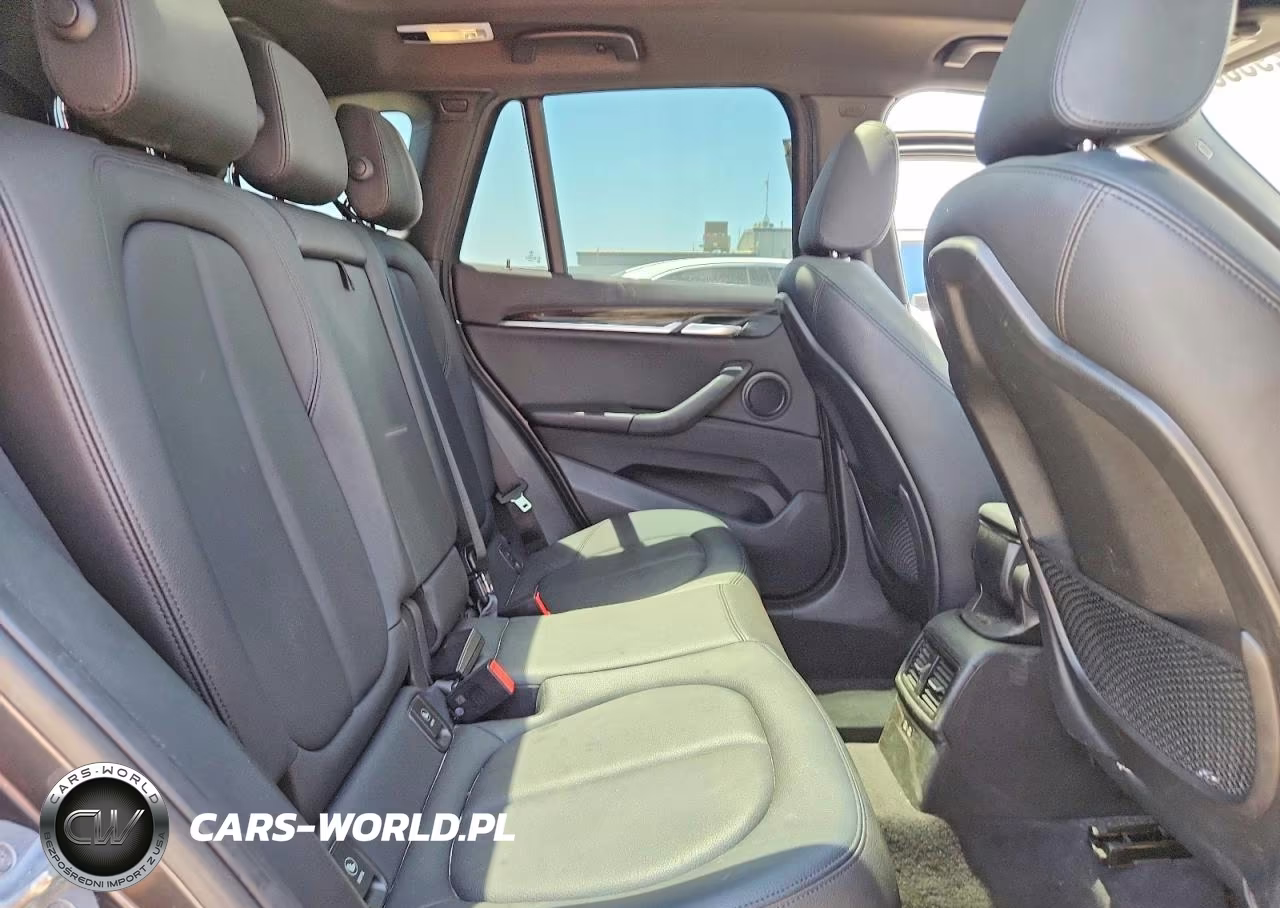 2018 BMW X1 Sdrive28I VIN:WBXHU7C39J3H43459 - 10