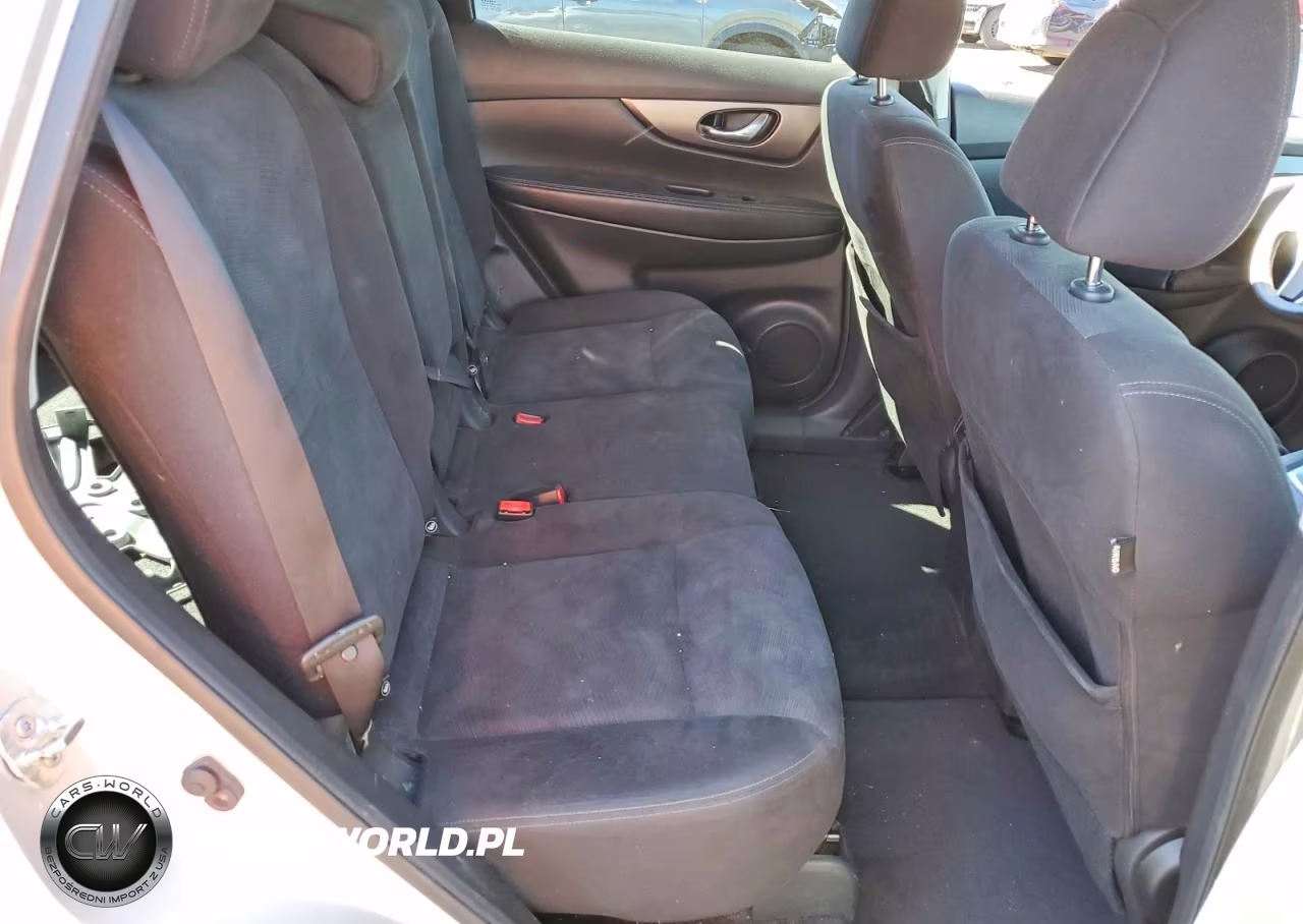 2015 Nissan Rogue S VIN:KNMAT2MVXFP536998 - 11