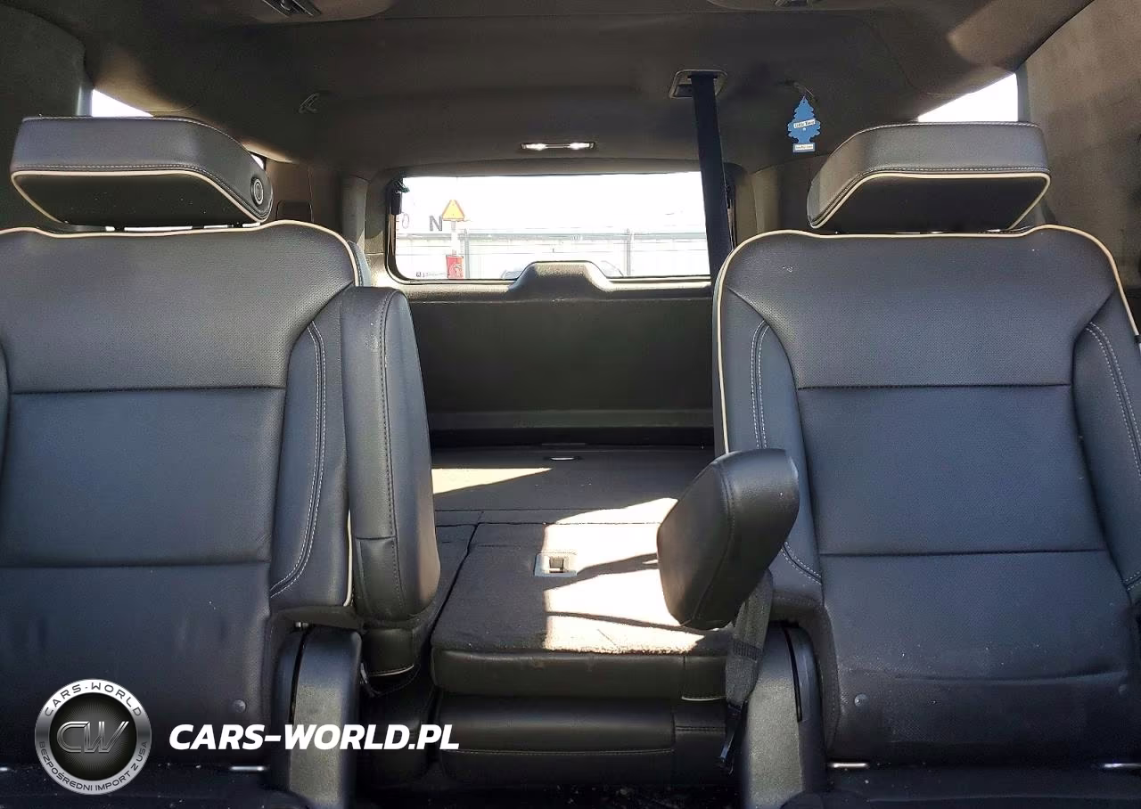 2021 Chevrolet Suburban K1500 Premier VIN:1GNSKFKD0MR341848 - 10