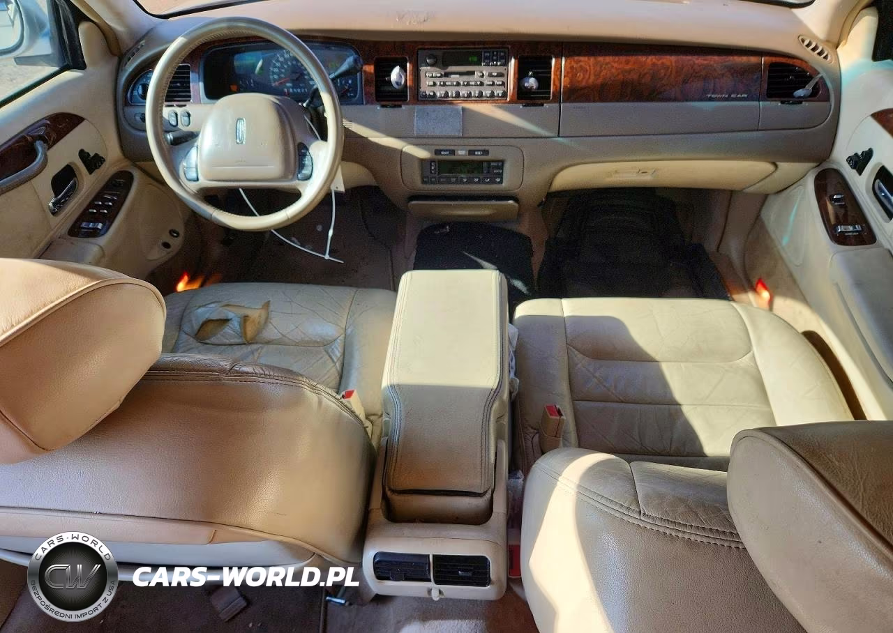 2001 Lincoln Town Car Executive VIN:1LNHM81W21Y633008 - 8