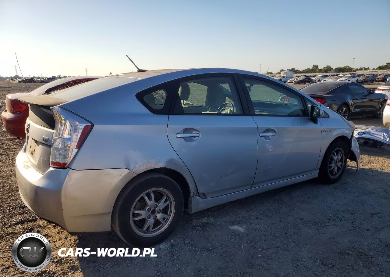 2011 Toyota Prius Two VIN:JTDKN3DU1B0250956 - 3