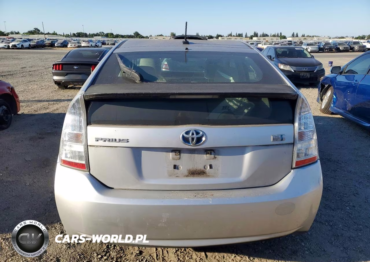 2011 Toyota Prius Two VIN:JTDKN3DU1B0250956 - 6