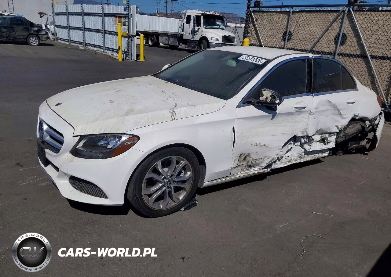 2017 Mercedes-Benz C 300 – zdjęcie 1 z 12