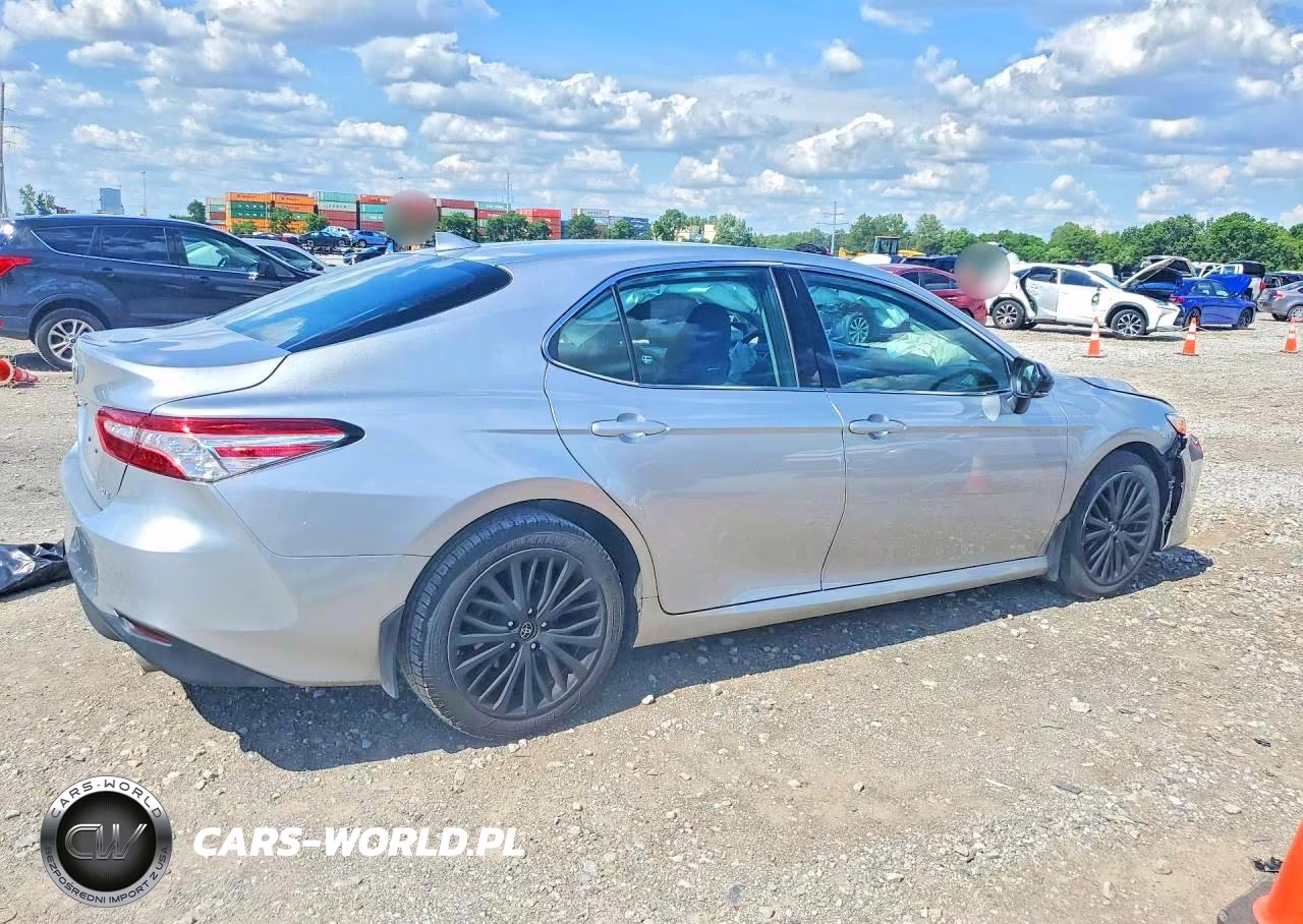 2019 Toyota Camry Xle VIN:4T1B11HK6KU820107 - 3