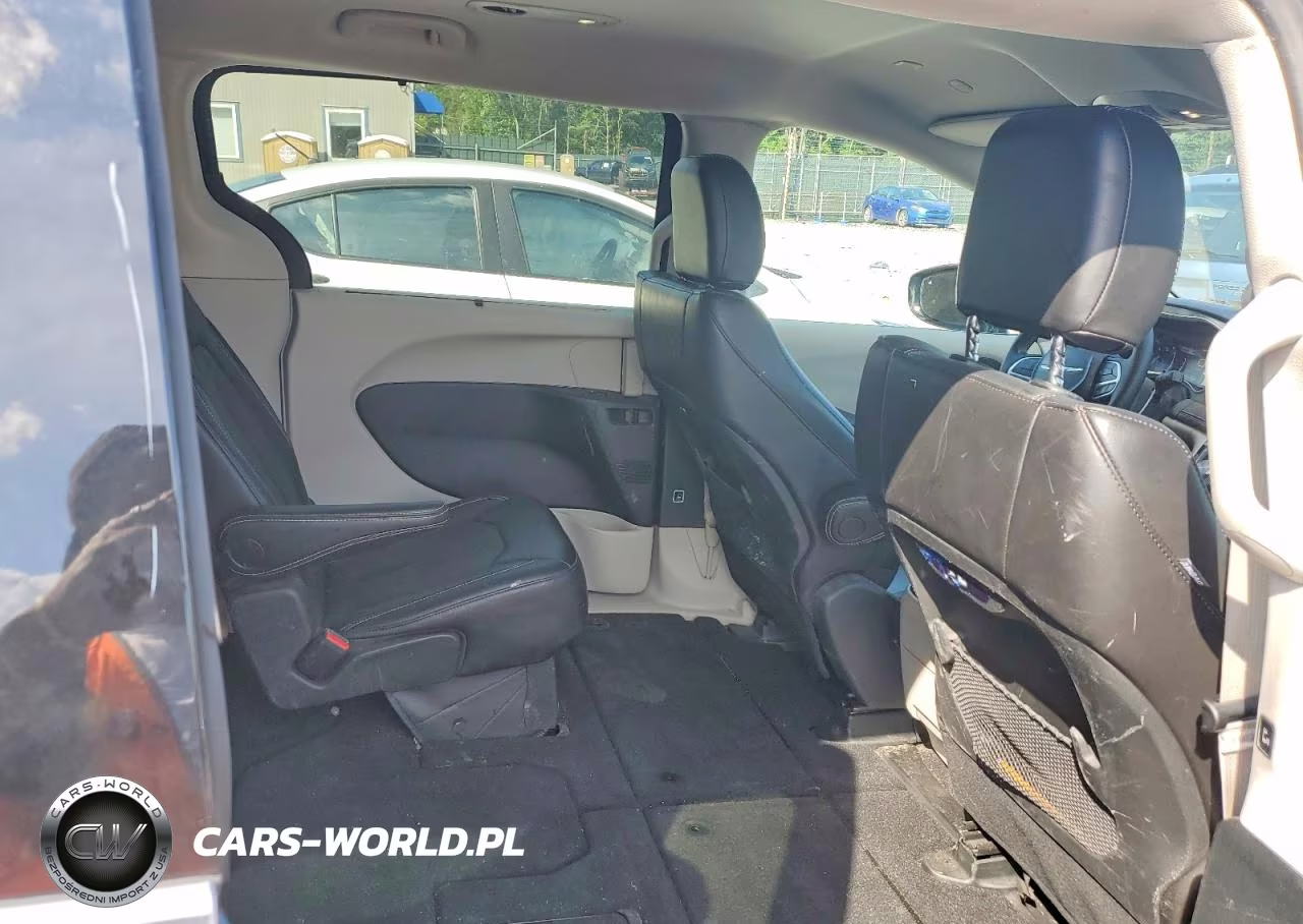 2024 Chrysler Pacifica Touring L VIN:2C4RC3BG7RR166769 - 11