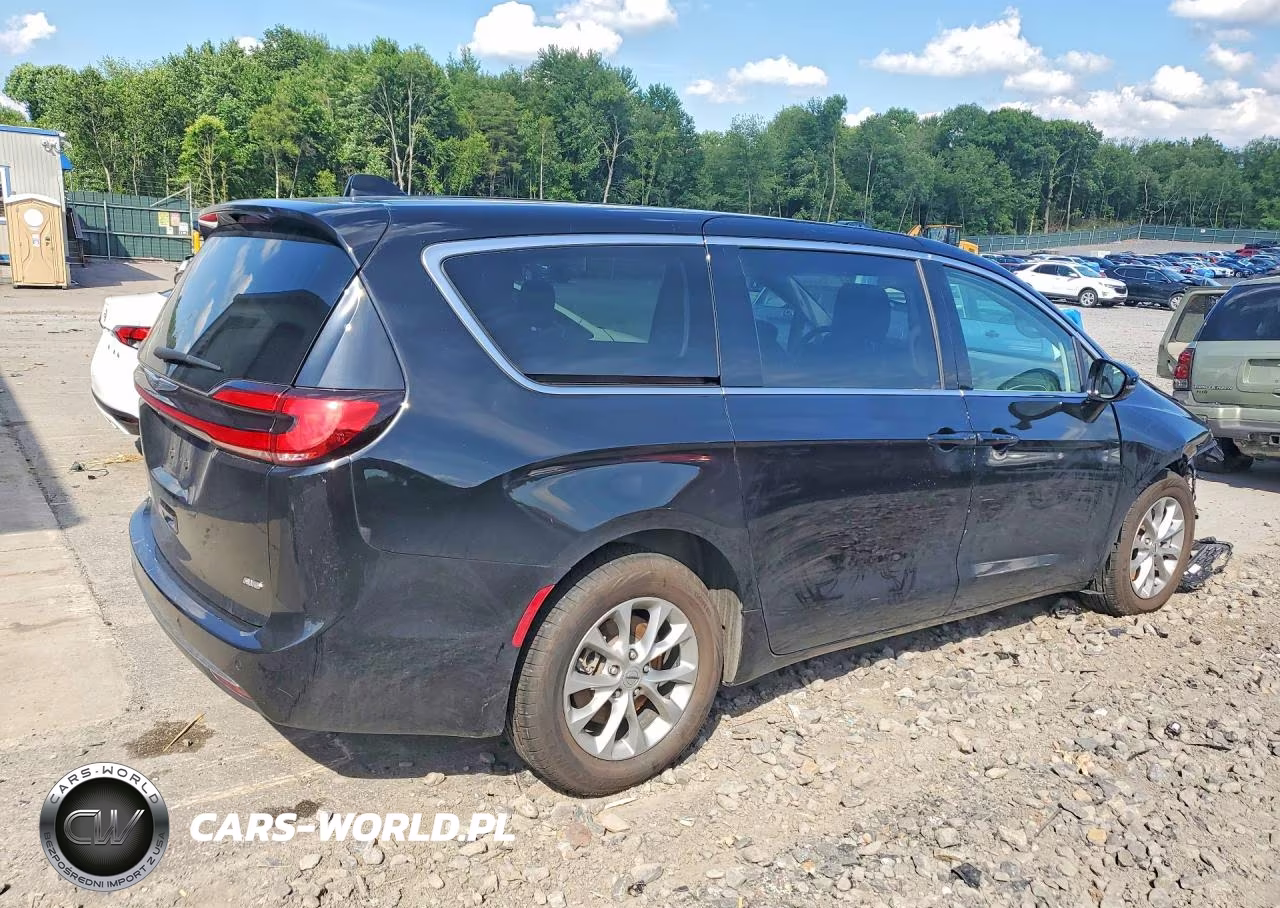 2024 Chrysler Pacifica Touring L VIN:2C4RC3BG7RR166769 - 3