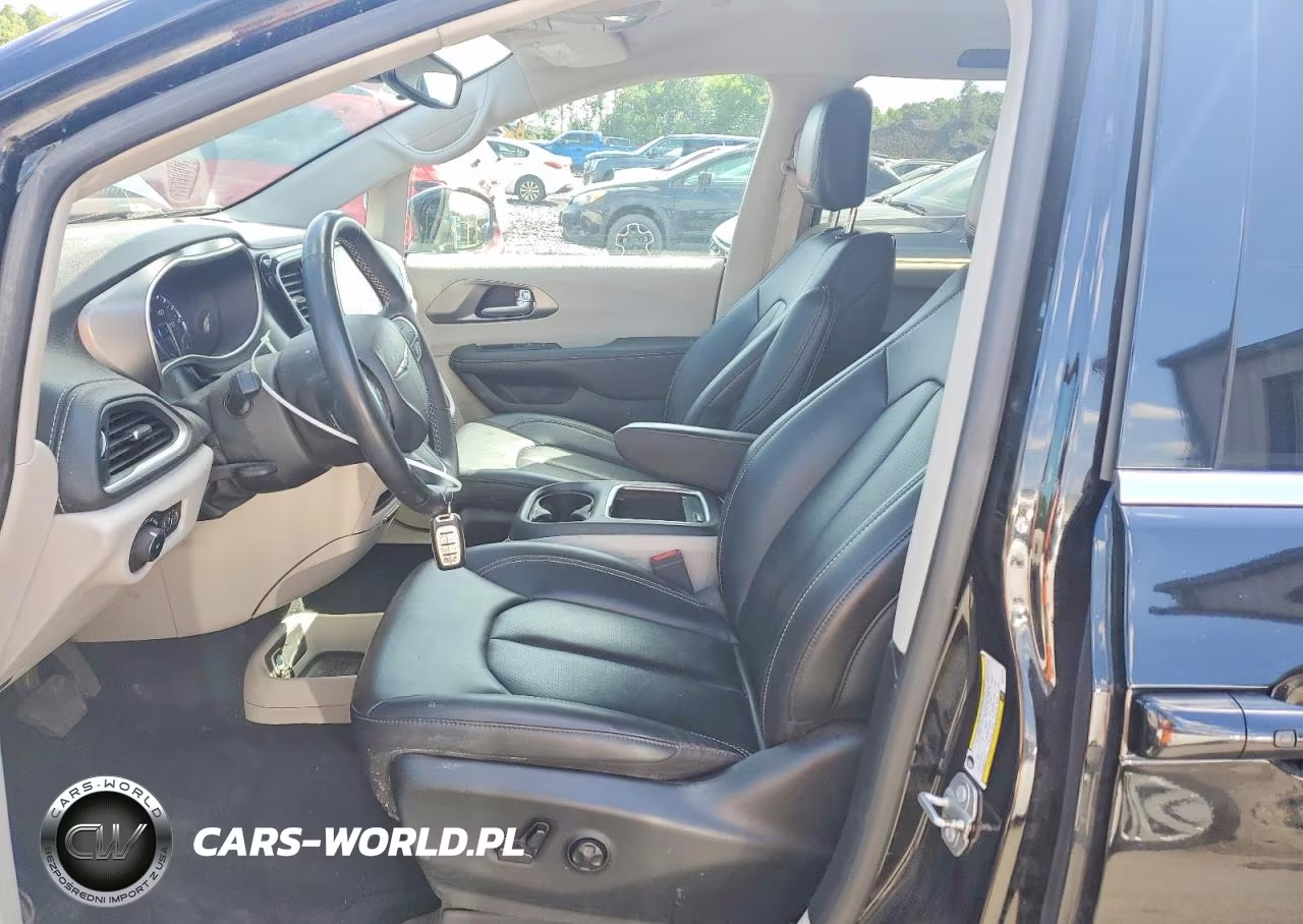 2024 Chrysler Pacifica Touring L VIN:2C4RC3BG7RR166769 - 7