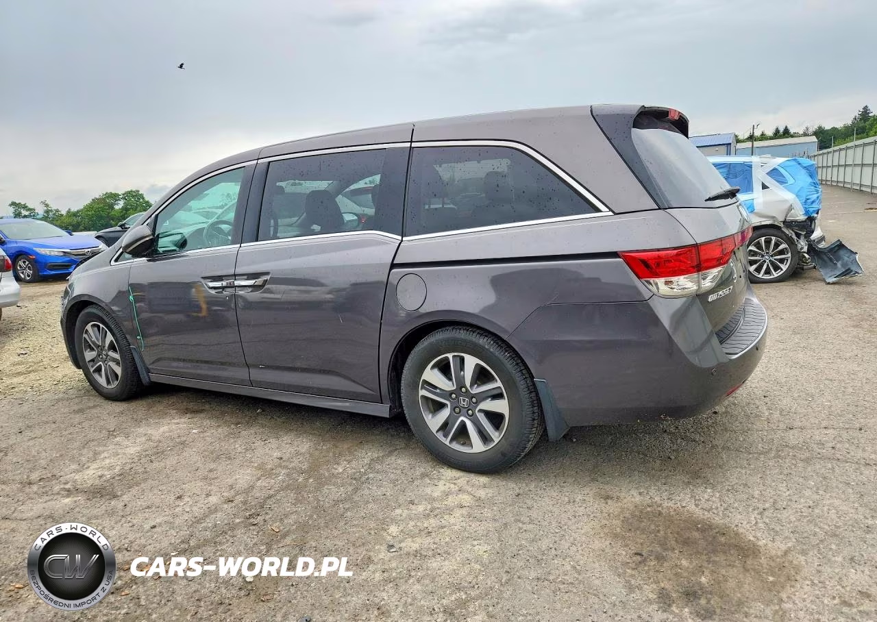 2015 Honda Odyssey Touring VIN:5FNRL5H98FB131072 - 2