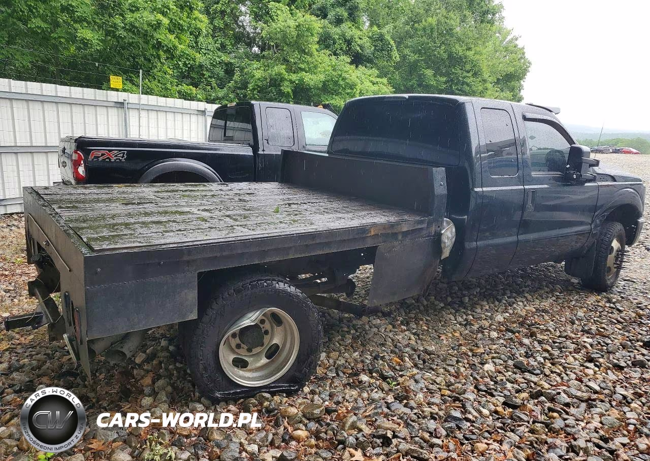2014 Ford F350 Super Duty VIN:1FD8X3HT8EEA23353 - 3
