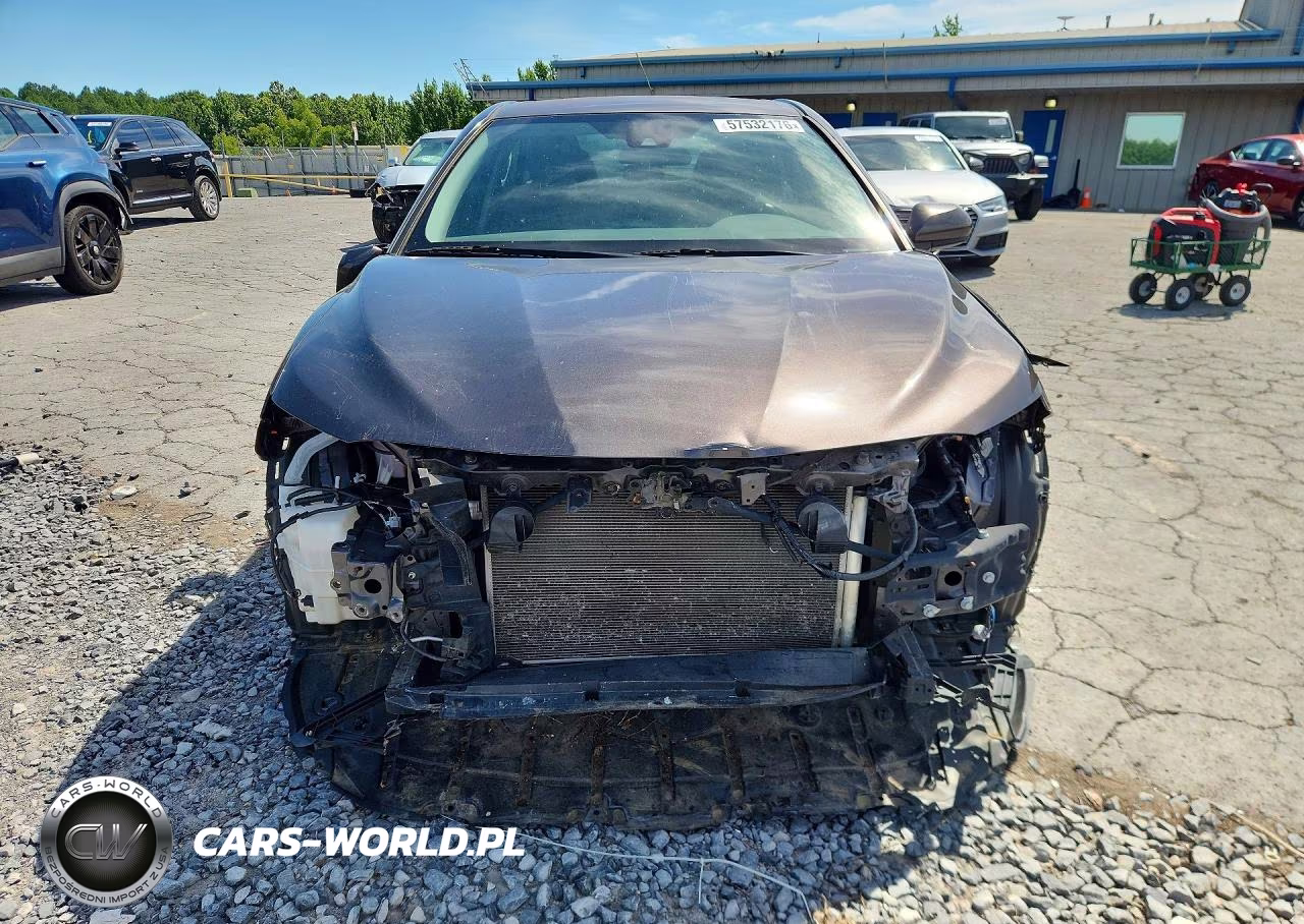 2019 Toyota Camry Le VIN:4T1B11HK3KU852934 - 5
