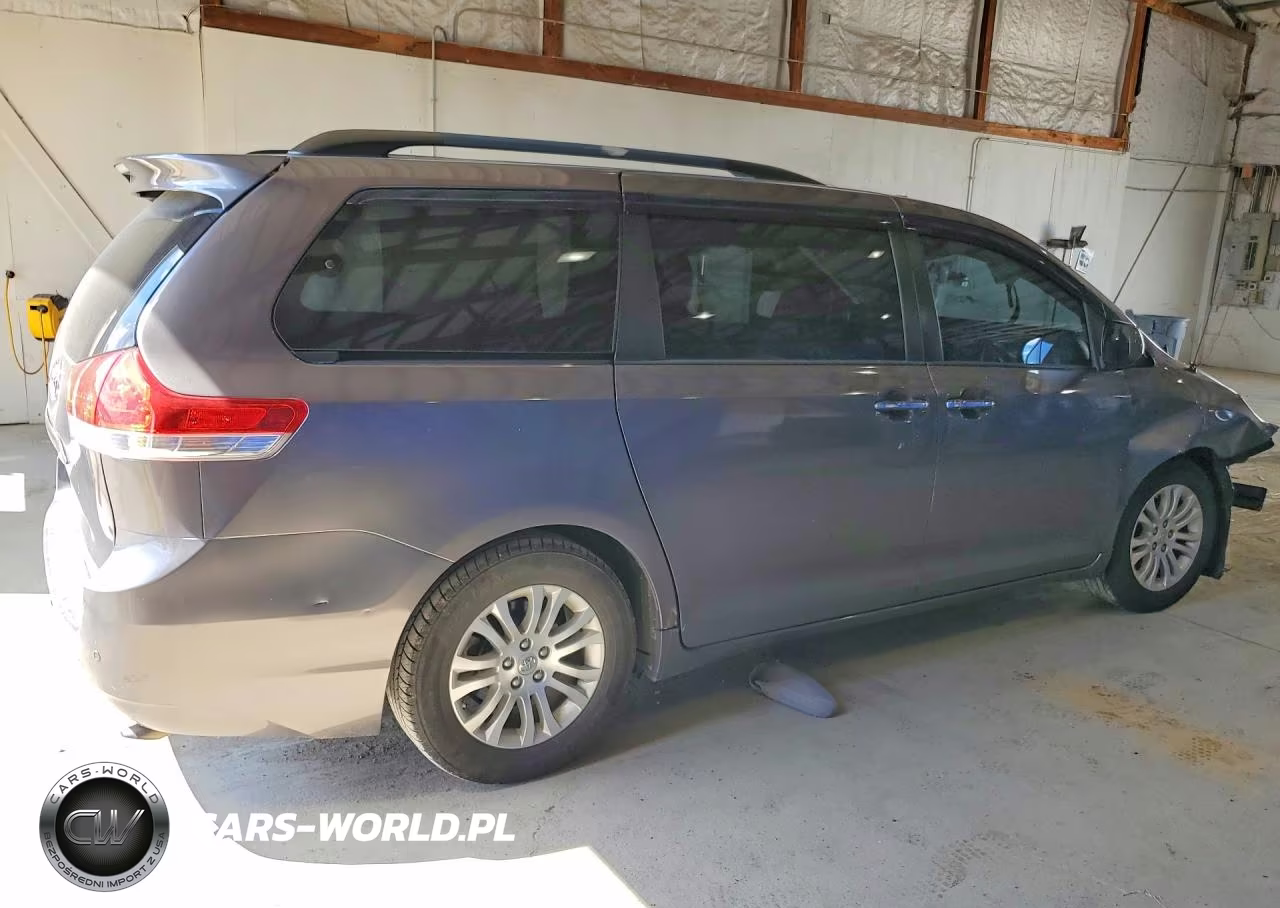 2014 Toyota Sienna Xle 8-Passenger VIN:5TDYK3DC8ES473121 - 3