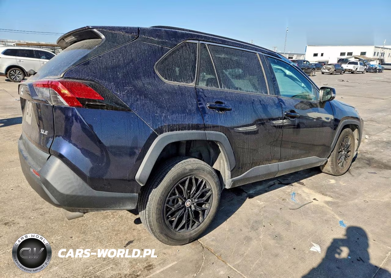 2021 Toyota Rav4 Xle VIN:2T3W1RFVXMW110151 - 3