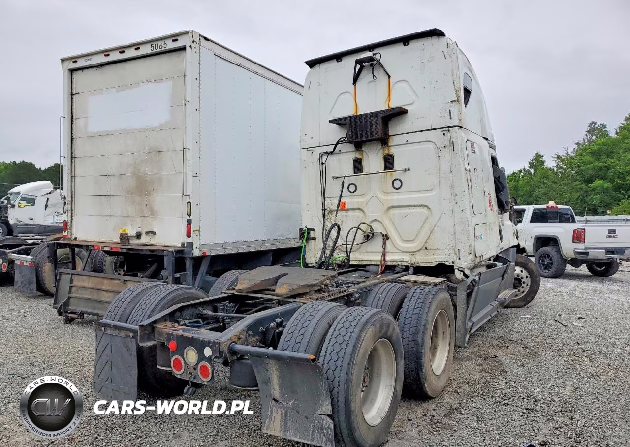 2016 Freightliner Cascadia 125 Semi Truck VIN:3AKGGLDR3GSGV7579 - 4