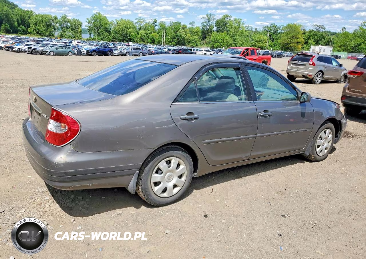 2002 Toyota Camry Le VIN:4T1BE32K62U623723 - 3