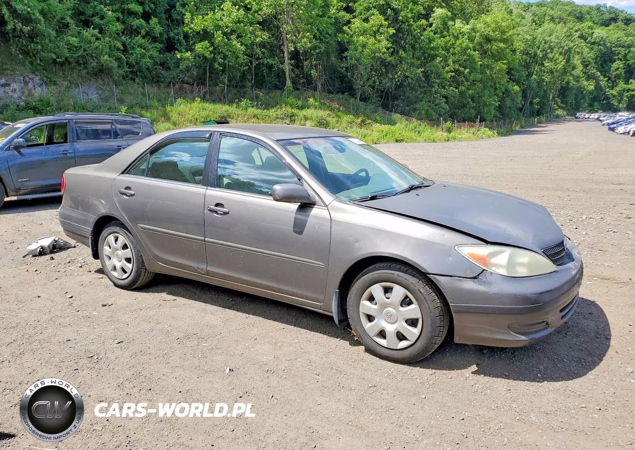 2002 Toyota Camry Le VIN:4T1BE32K62U623723 - 4