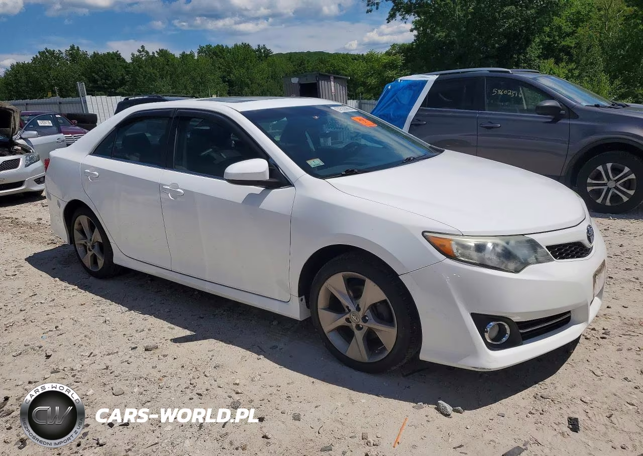 2014 Toyota Camry Se Sport VIN:4T1BF1FK7EU759486 - 4
