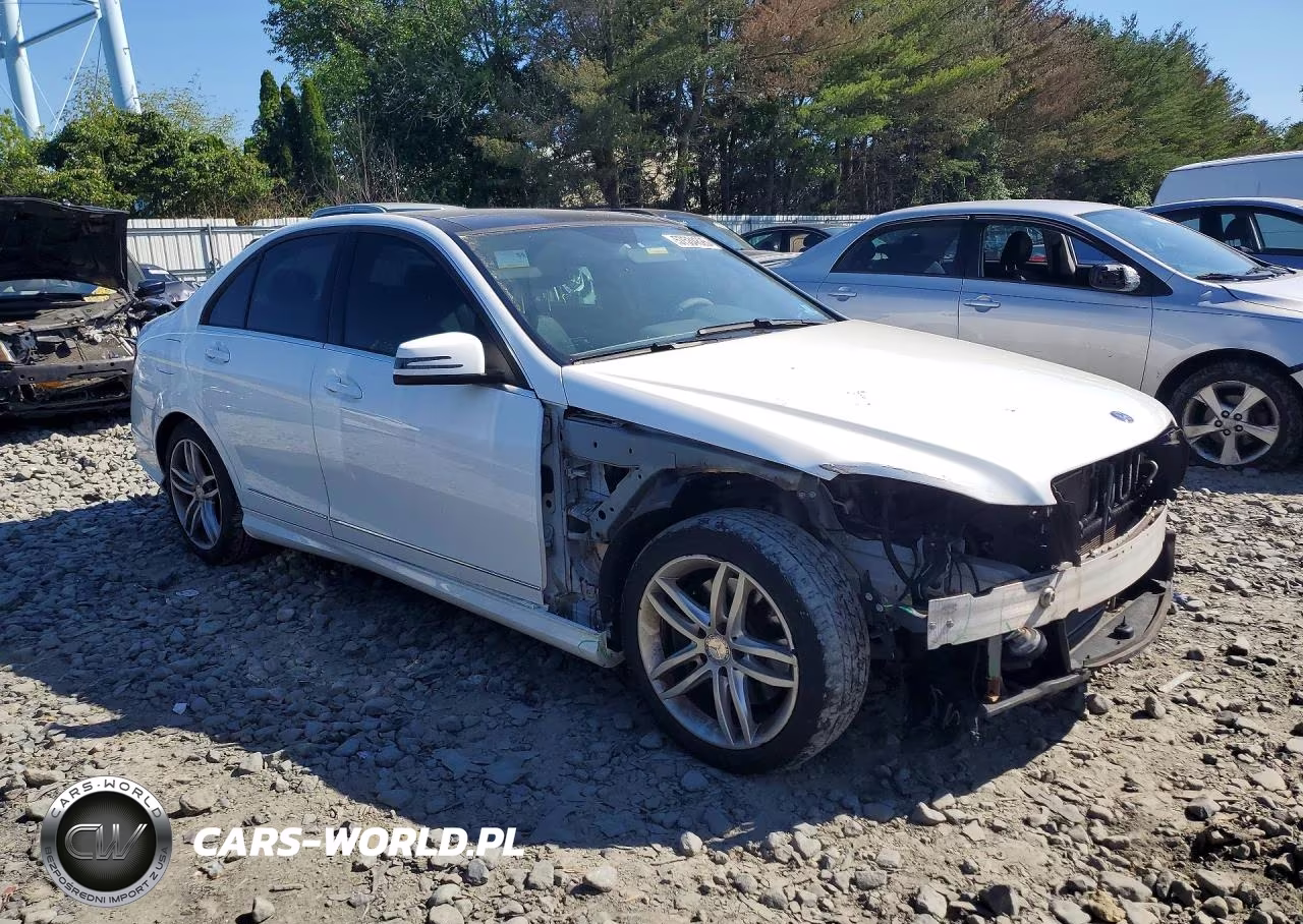 2013 Mercedes-Benz C 300 4Matic VIN:WDDGF8AB5DR297527 - 4