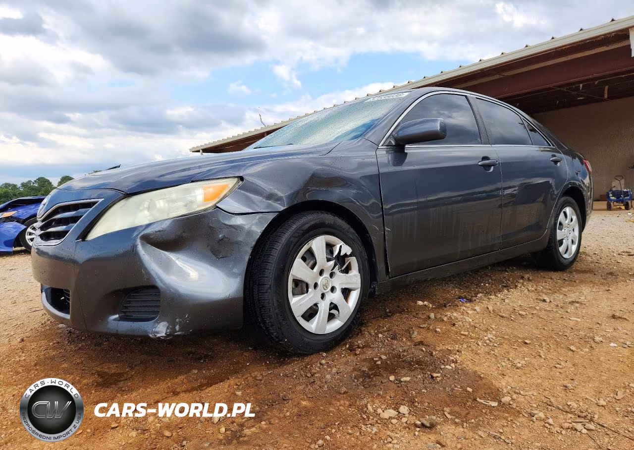 2011 Toyota Camry Le – zdjęcie 1 z 12