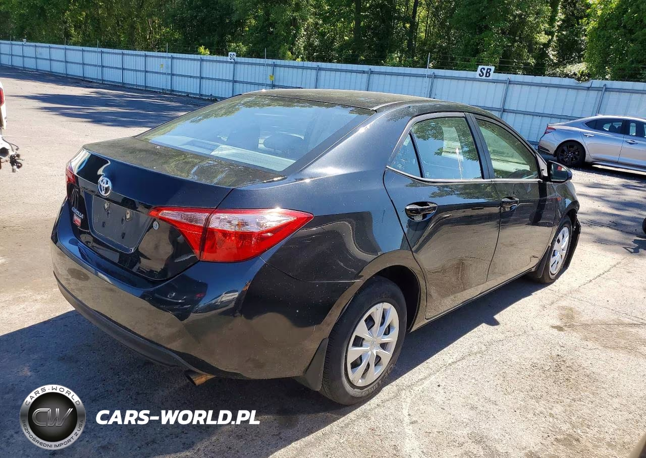 2018 Toyota Corolla L VIN:2T1BURHE4JC001192 - 3