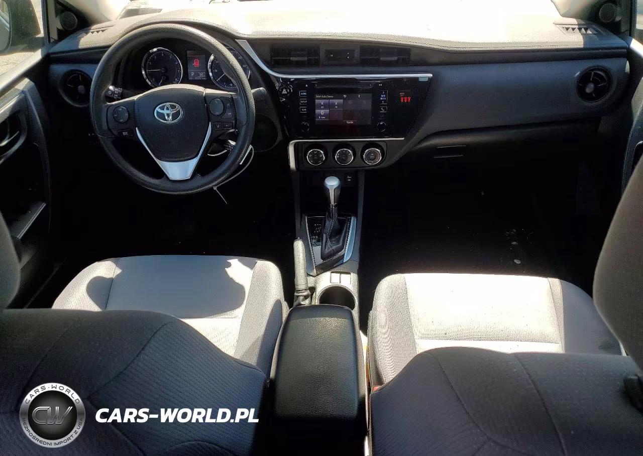2018 Toyota Corolla L VIN:2T1BURHE4JC001192 - 8