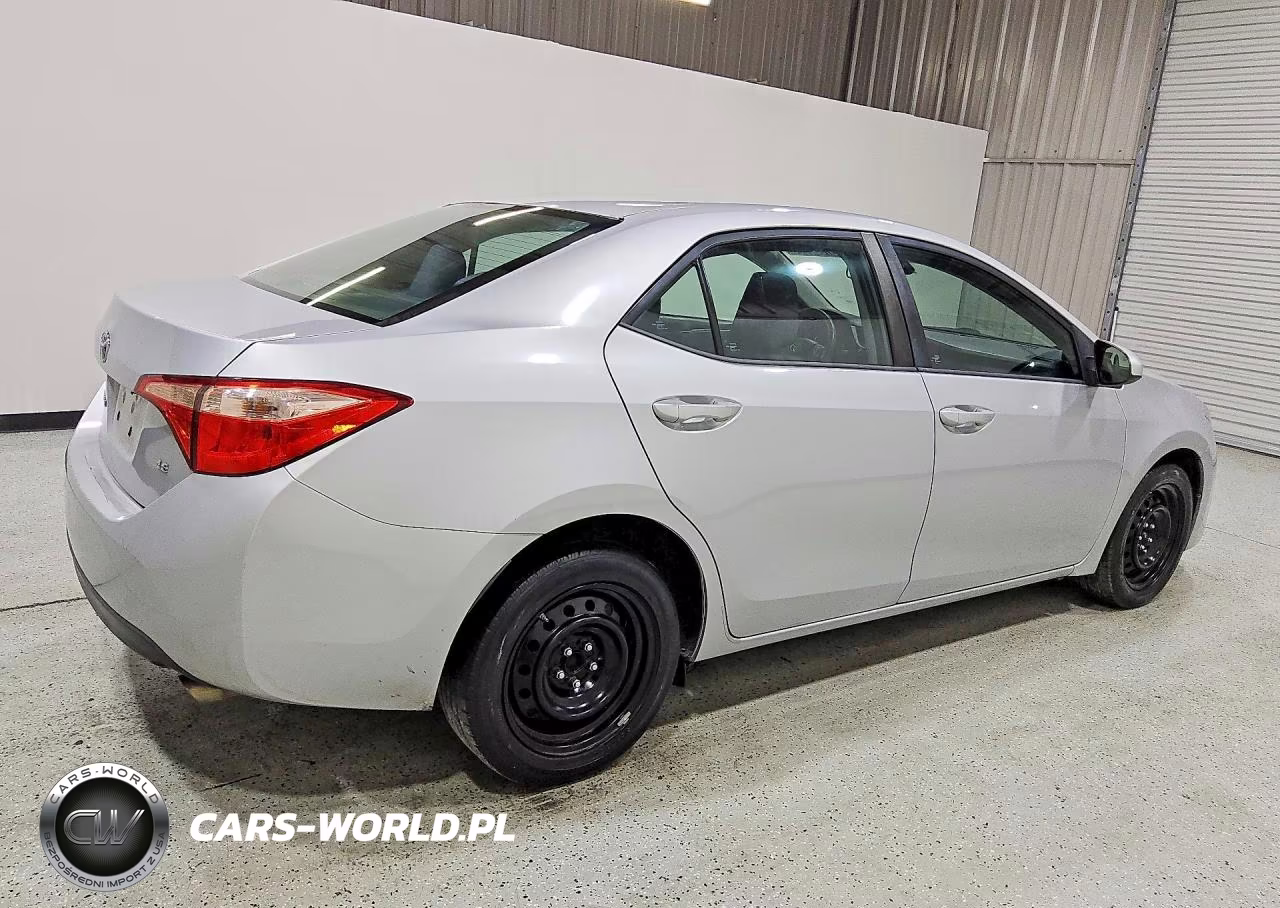 2017 Toyota Corolla Le VIN:2T1BURHE9HC746773 - 3