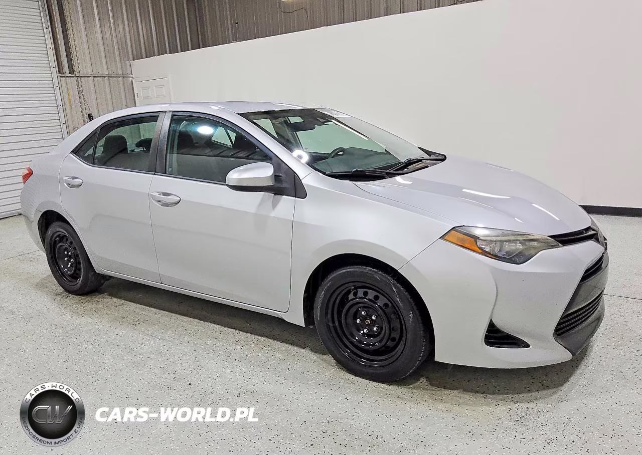 2017 Toyota Corolla Le VIN:2T1BURHE9HC746773 - 4