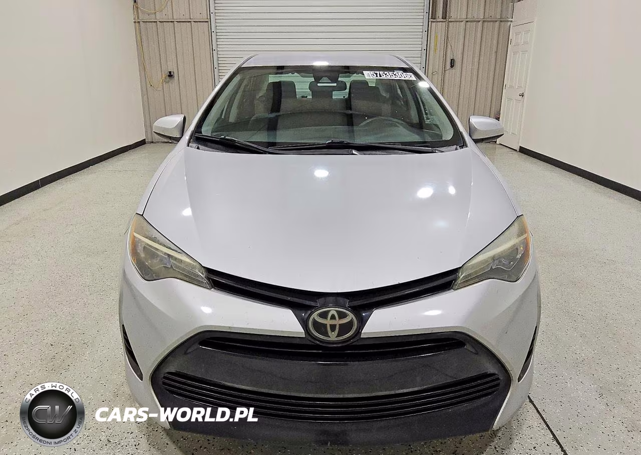 2017 Toyota Corolla Le VIN:2T1BURHE9HC746773 - 5
