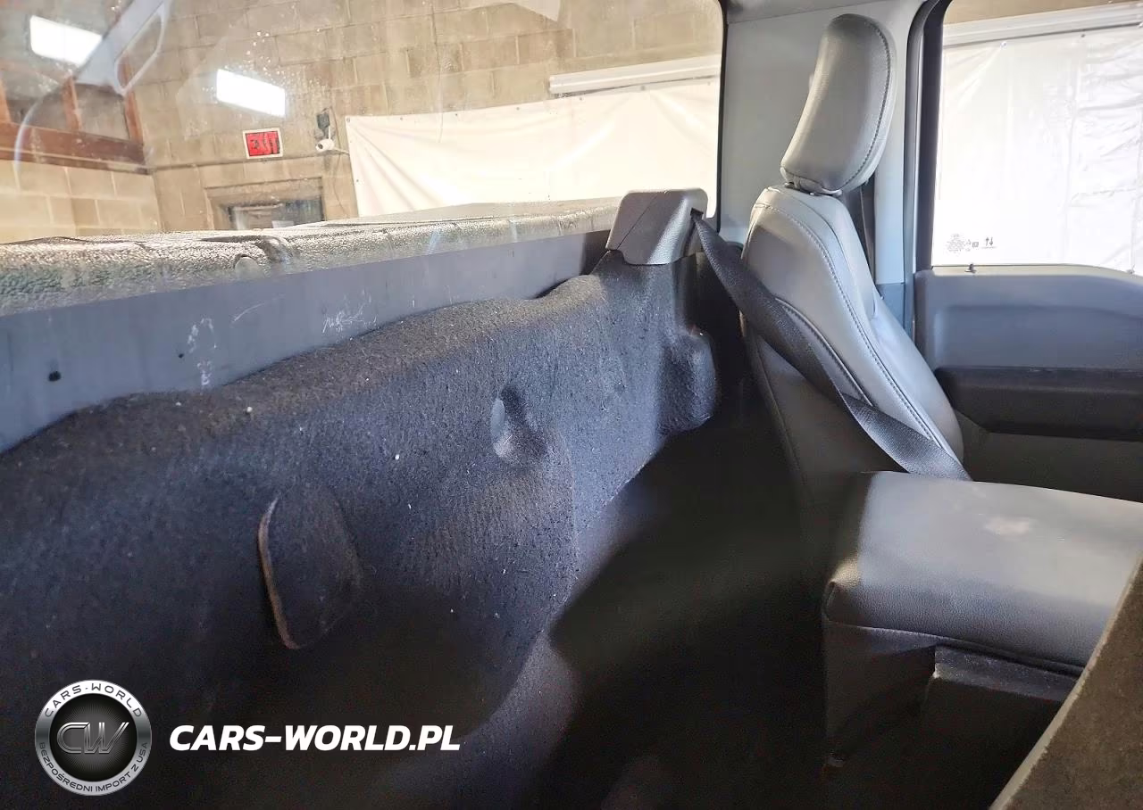 2022 Ford F150 VIN:1FTMF1EBXNKD82596 - 10