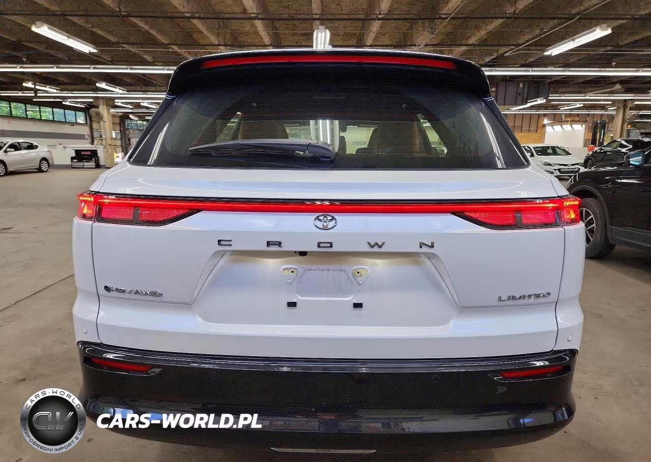2025 Toyota Crown Signia Limited VIN:JTDACAAJXS3035512 - 6