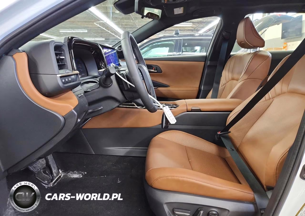 2025 Toyota Crown Signia Limited VIN:JTDACAAJXS3035512 - 7