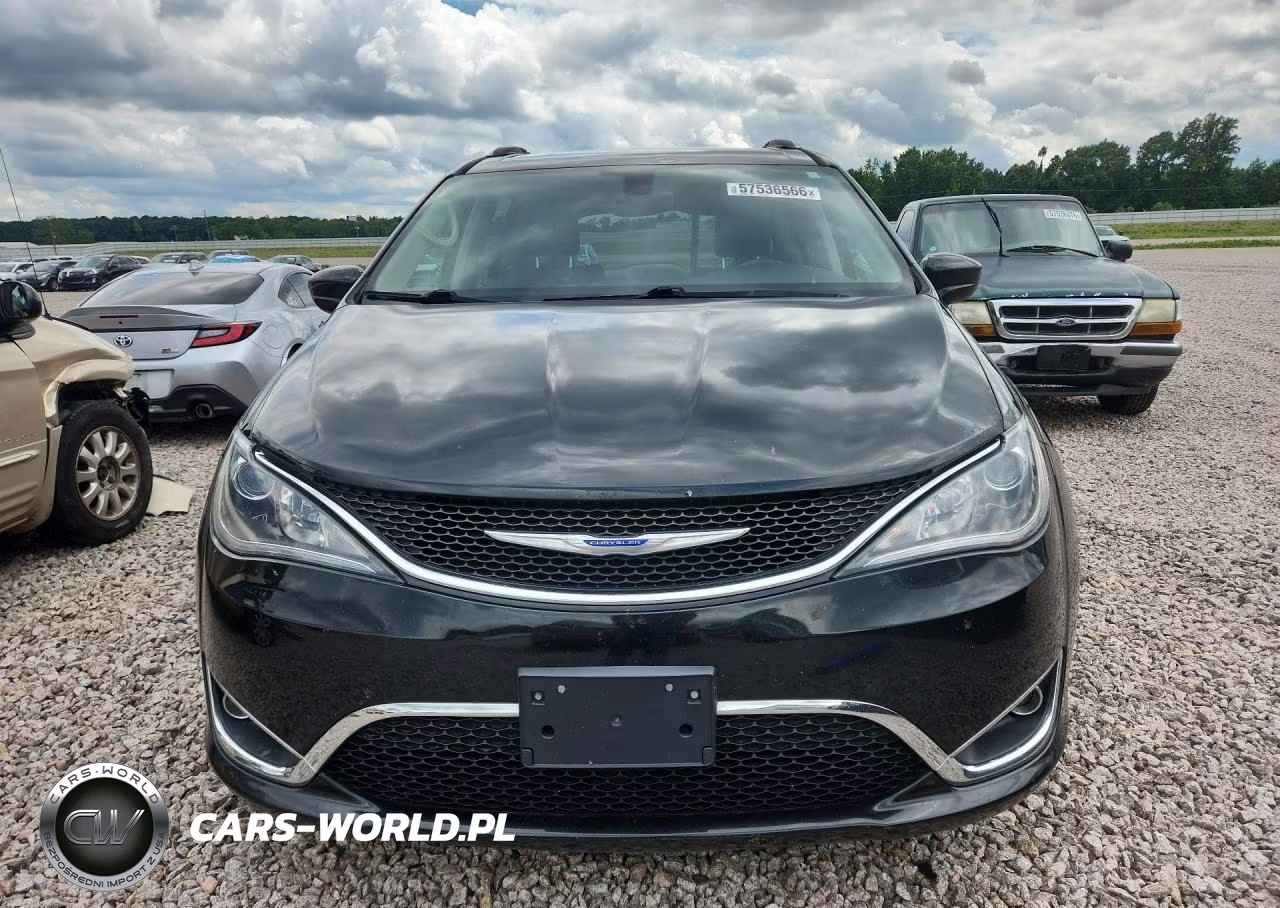 2018 Chrysler Pacifica Touring L VIN:2C4RC1BGXJR278023 - 5