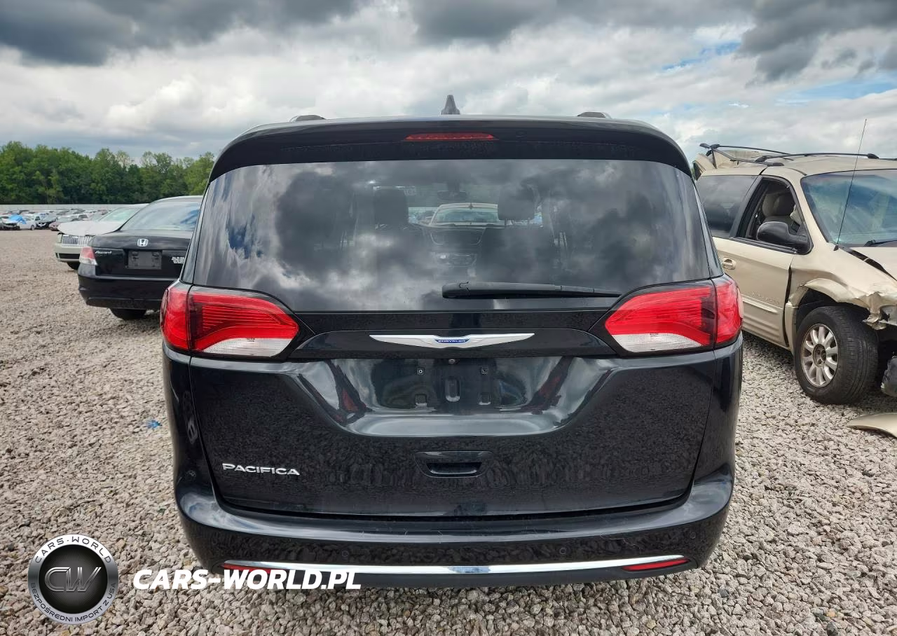 2018 Chrysler Pacifica Touring L VIN:2C4RC1BGXJR278023 - 6