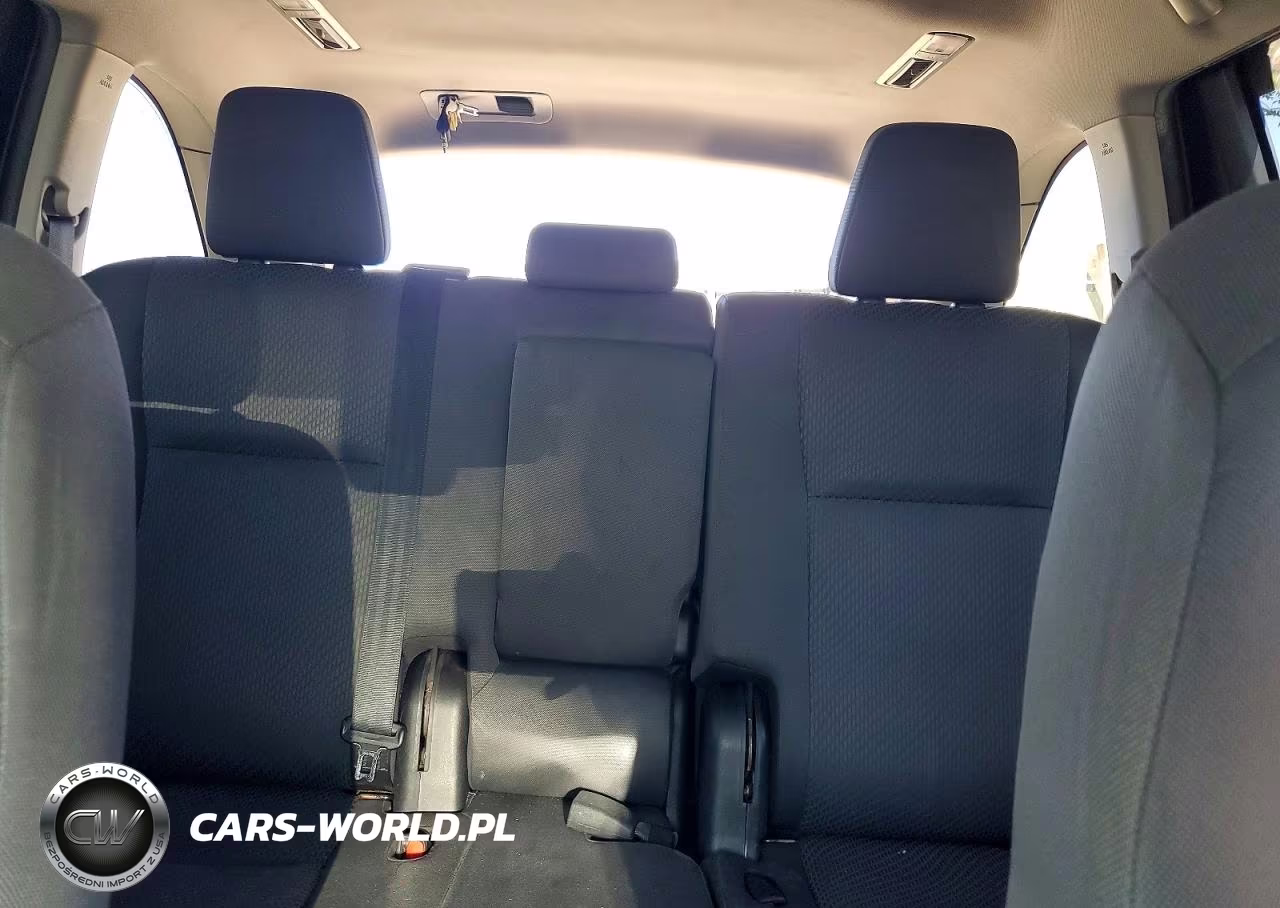 2019 Toyota Highlander Le VIN:5TDBZRFH9KS724205 - 10