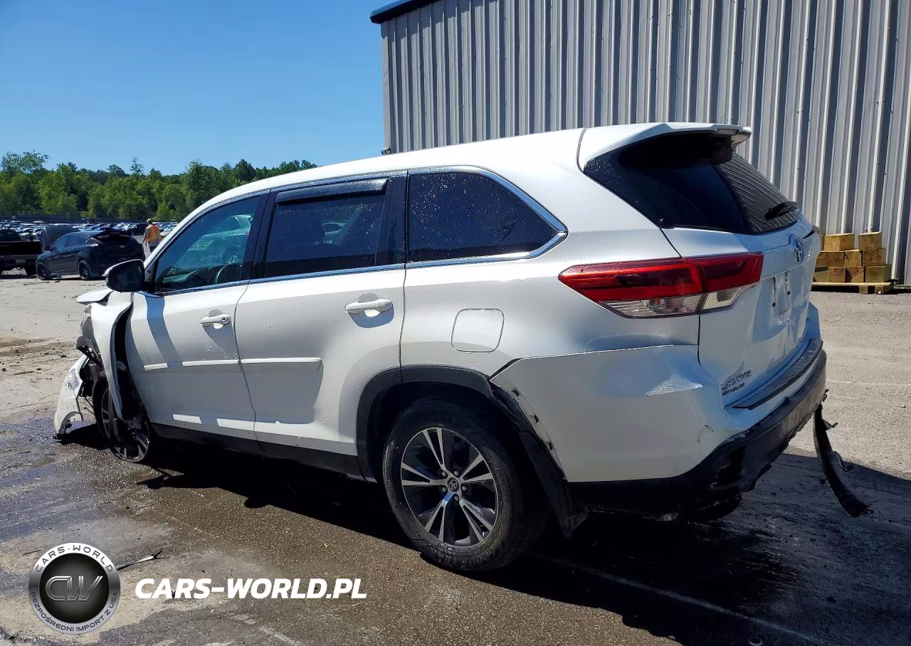 2019 Toyota Highlander Le VIN:5TDBZRFH9KS724205 - 2