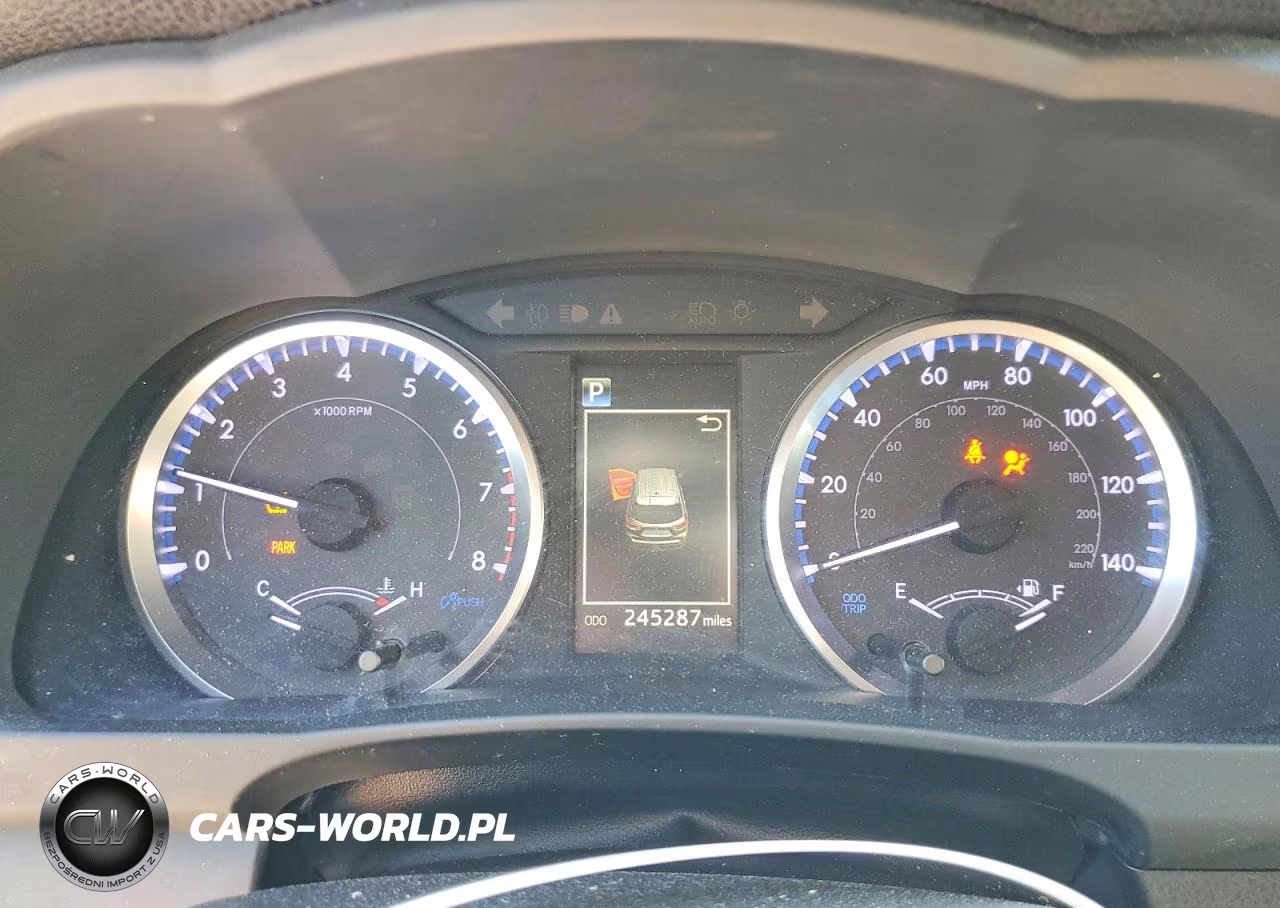 2019 Toyota Highlander Le VIN:5TDBZRFH9KS724205 - 9