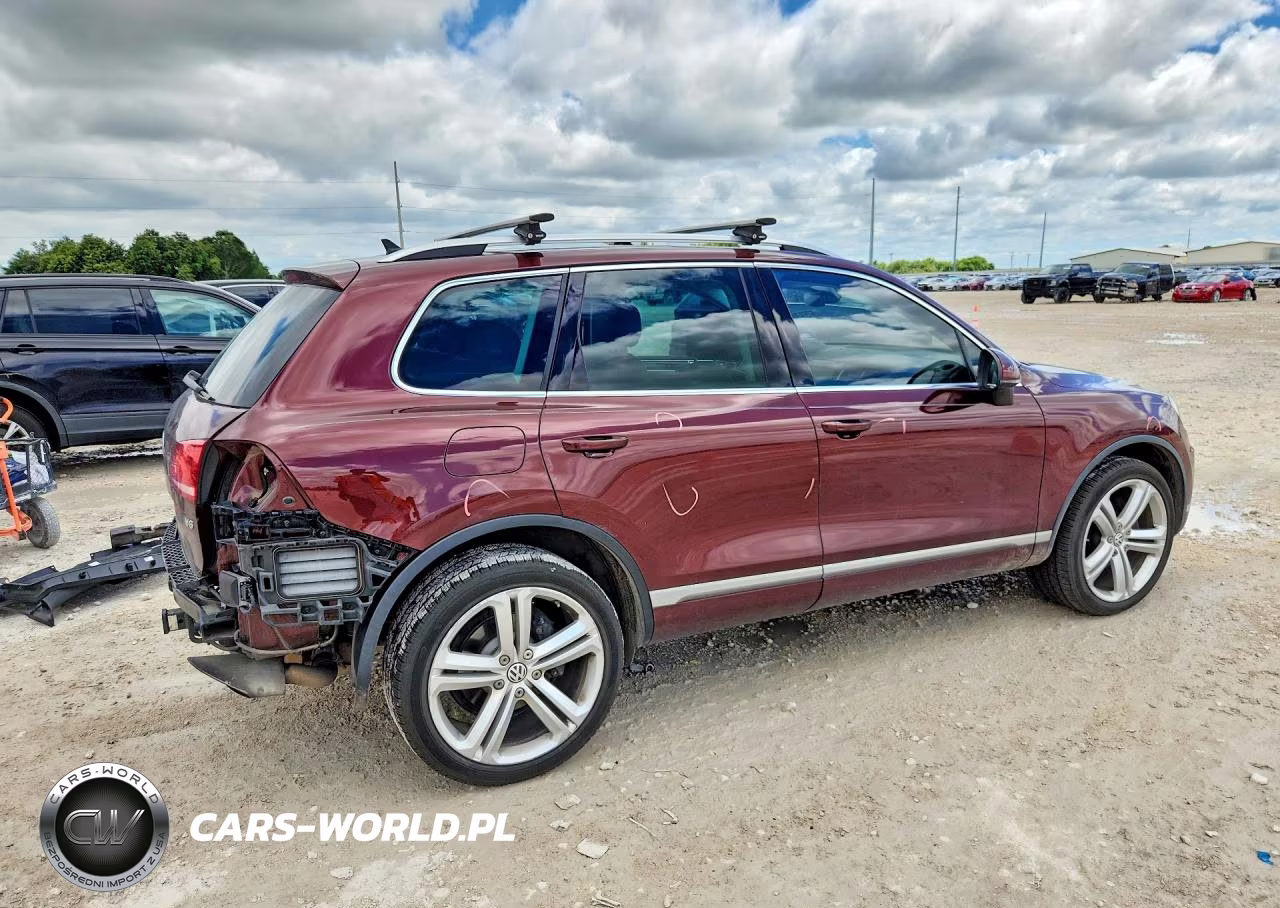 2017 Volkswagen Touareg Executive VIN:WVGGF7BP7HD002716 - 3