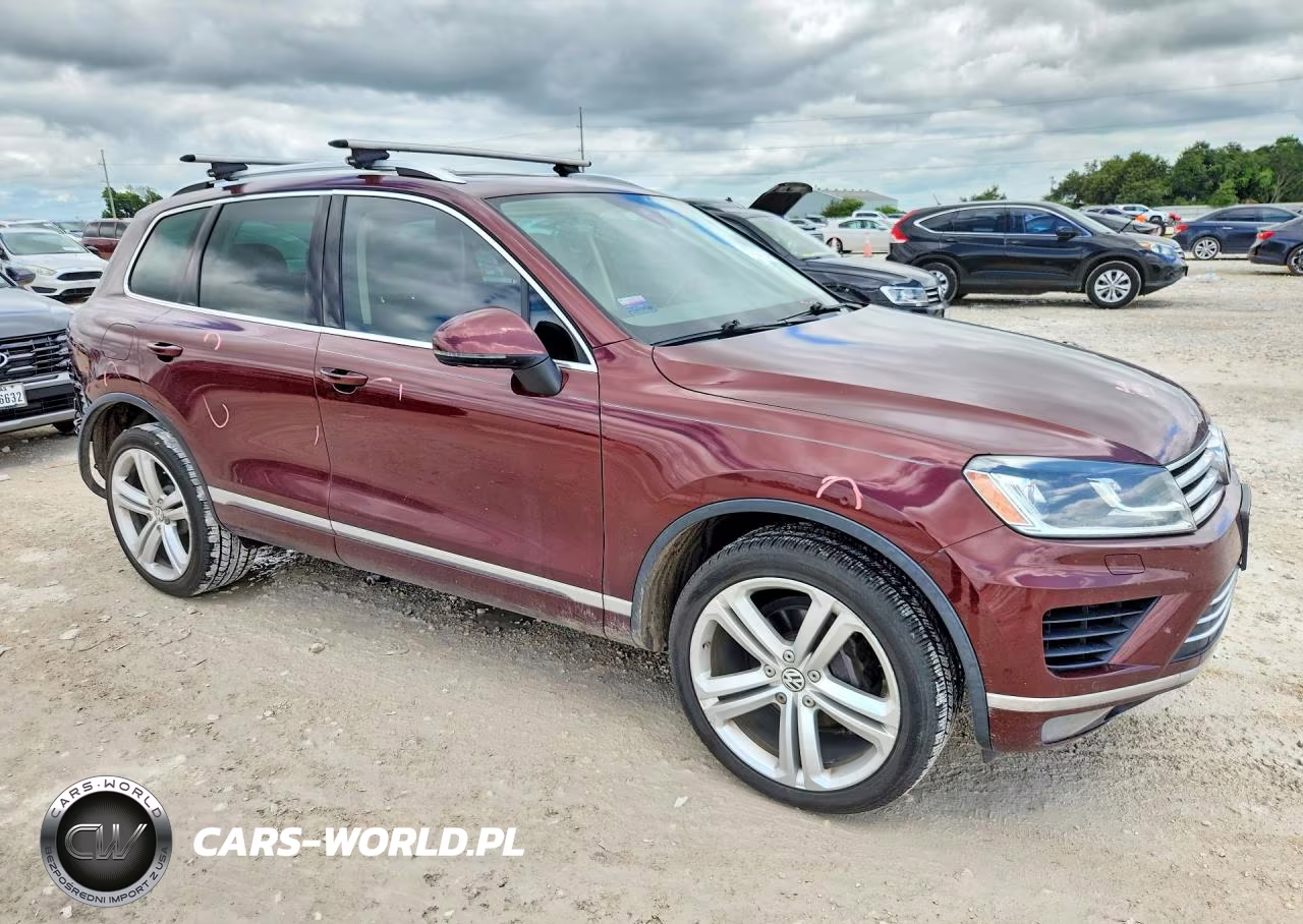 2017 Volkswagen Touareg Executive VIN:WVGGF7BP7HD002716 - 4