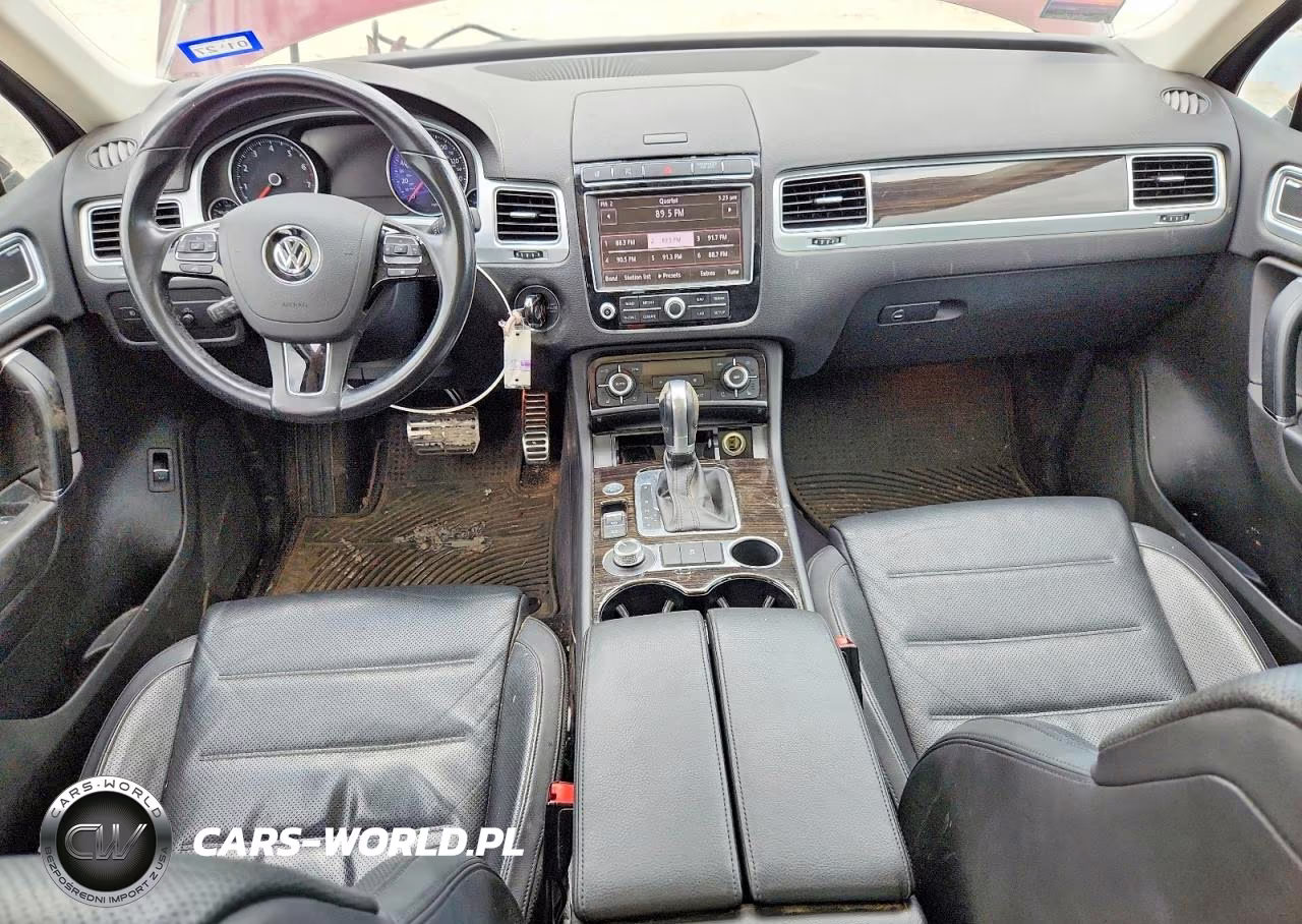 2017 Volkswagen Touareg Executive VIN:WVGGF7BP7HD002716 - 8