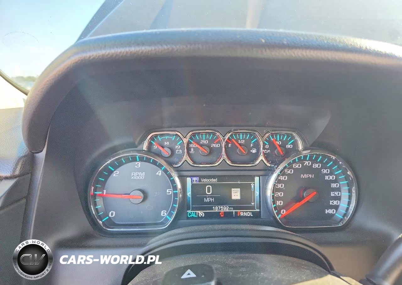2018 Chevrolet Tahoe K1500 Lt VIN:1GNSKBKC6JR197881 - 9