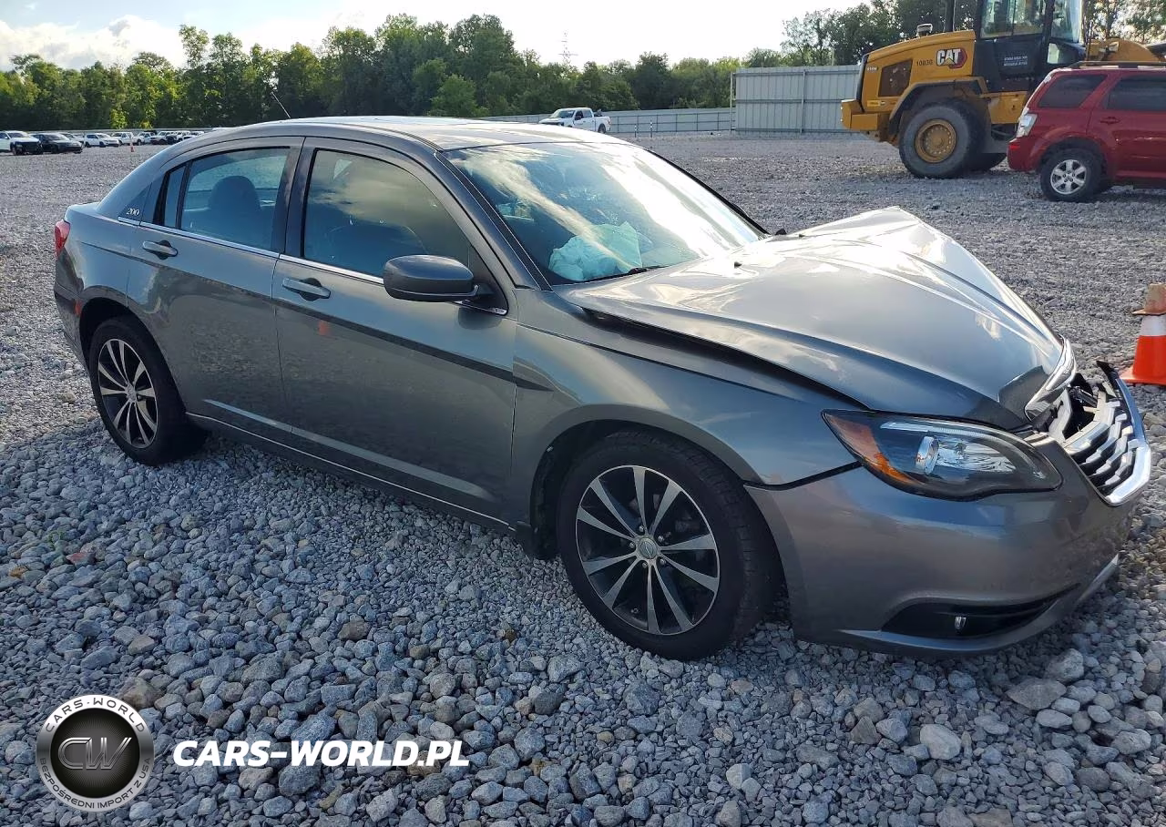 2013 Chrysler 200 Limited VIN:1C3CCBCG7DN744412 - 4