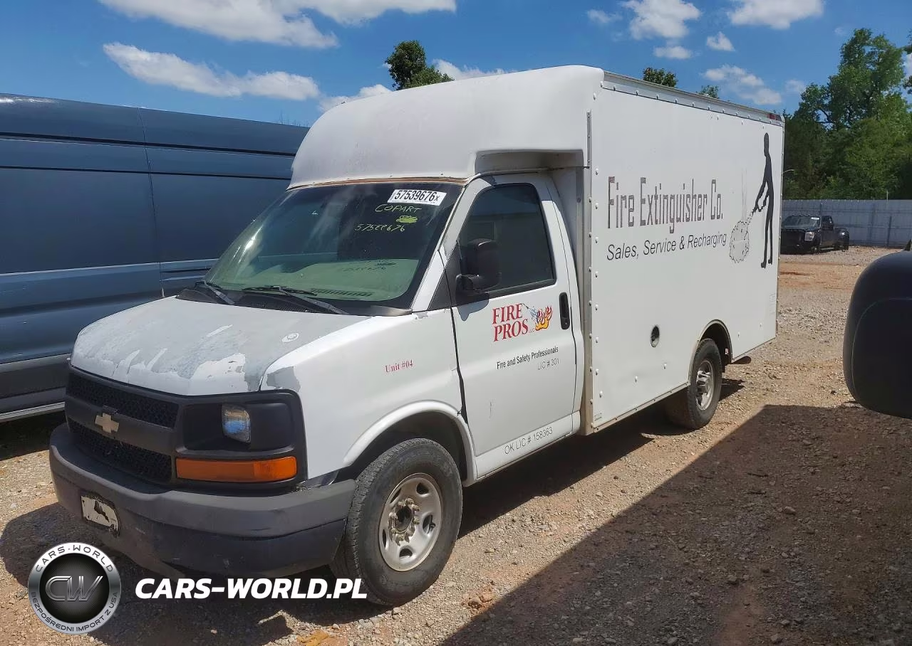 2003 Chevrolet Express Delivery Truck