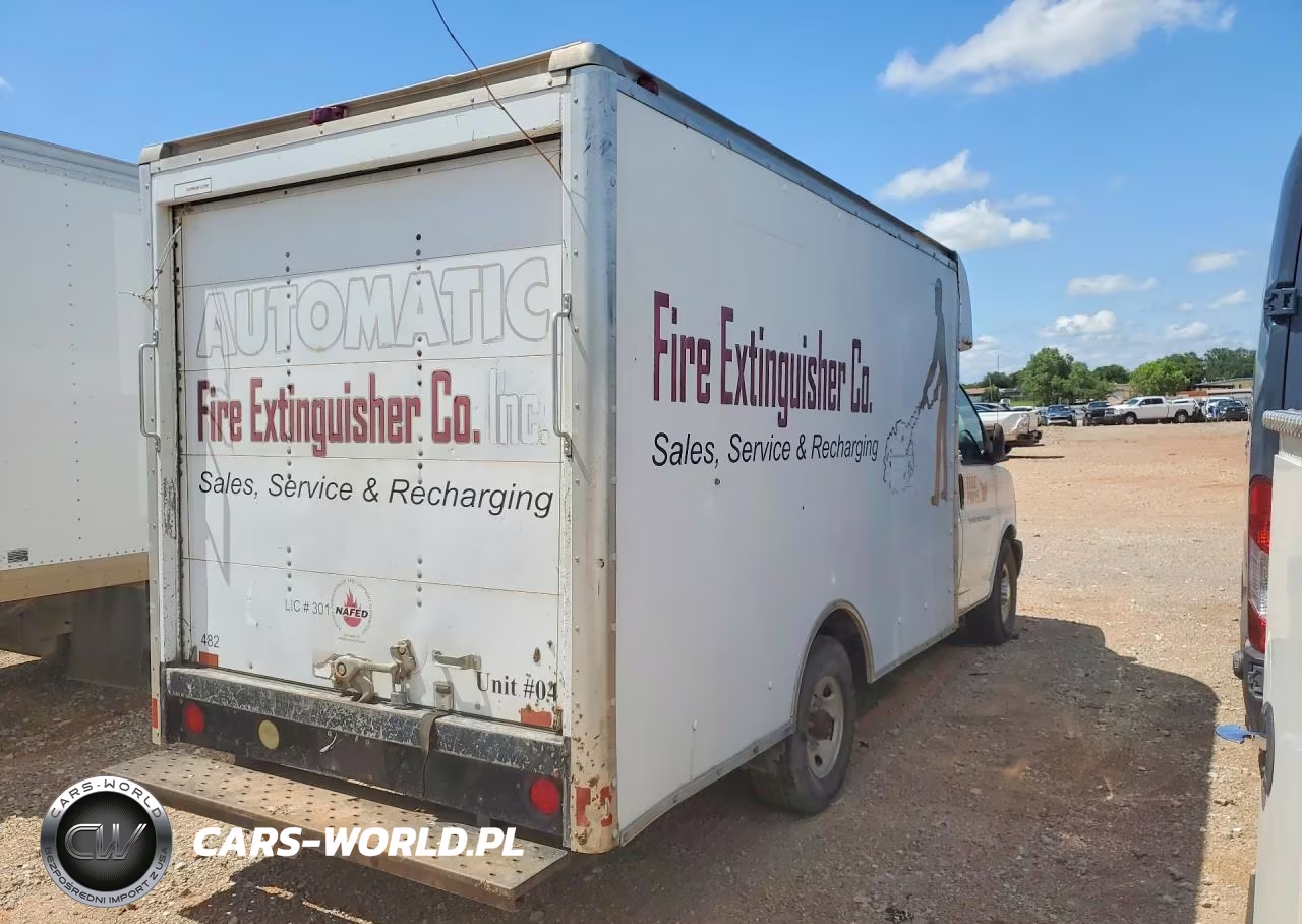 2003 Chevrolet Express Delivery Truck VIN:1GBHG31U231176228 - 3