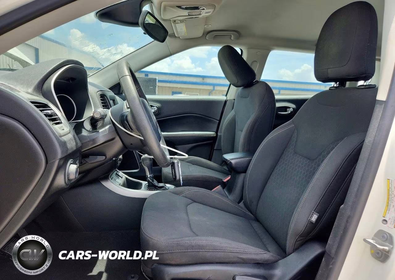 2019 Jeep Compass Sport VIN:3C4NJCABXKT769745 - 7