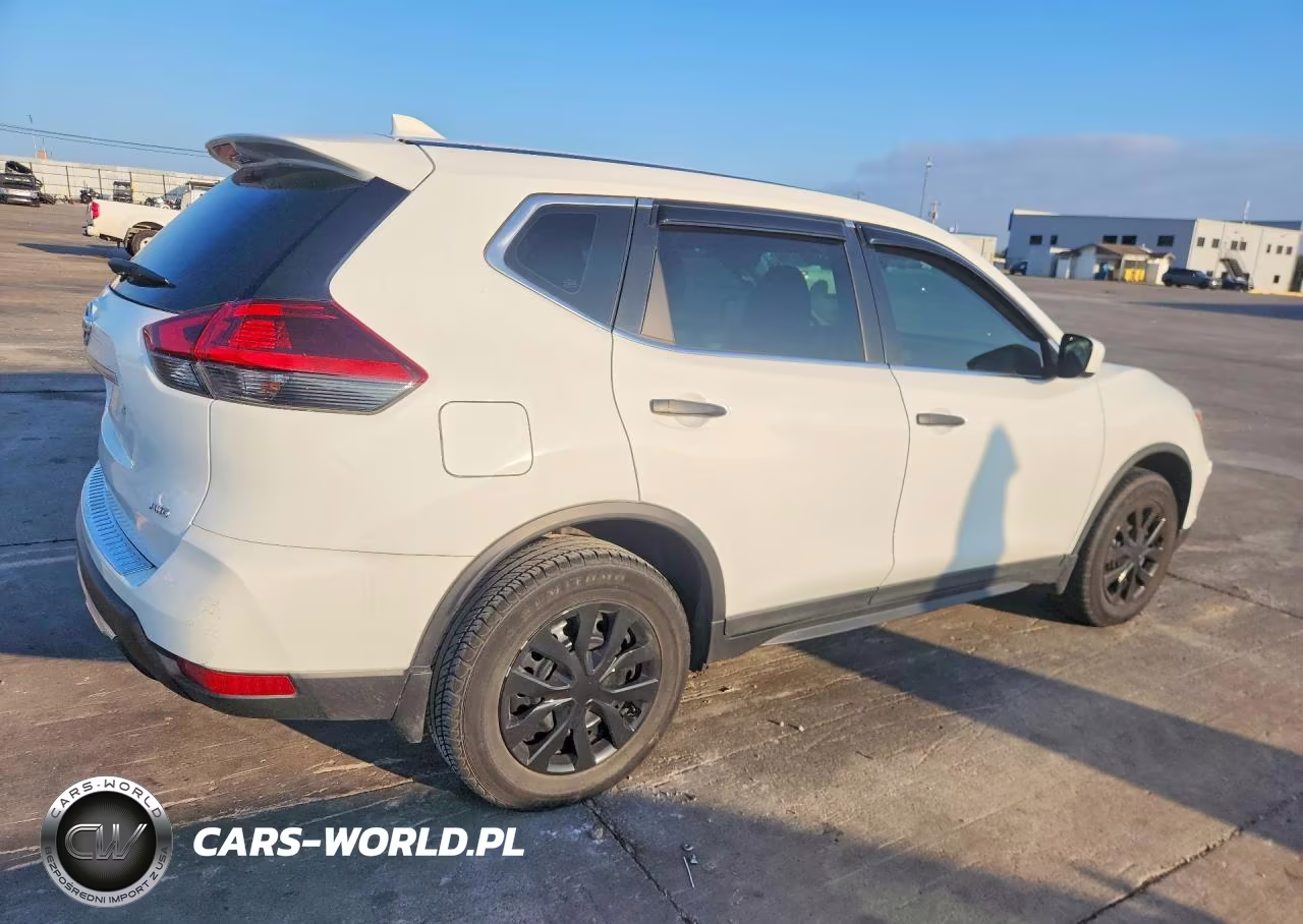 2018 Nissan Rogue S VIN:KNMAT2MV5JP584580 - 3