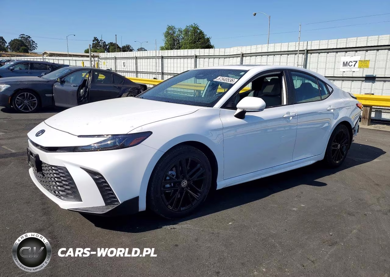 2025 Toyota Camry Se – zdjęcie 1 z 13