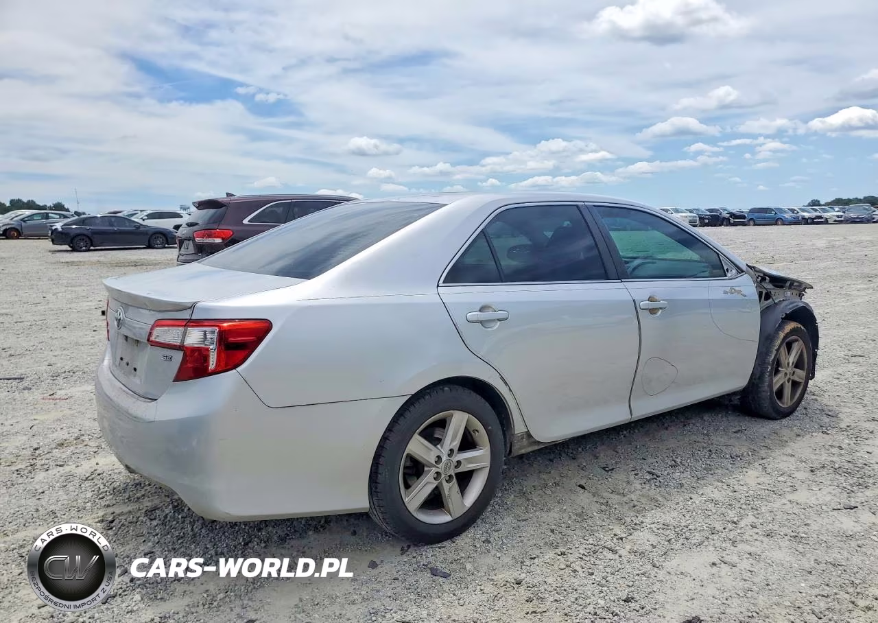 2014 Toyota Camry Se VIN:4T1BF1FK7EU829066 - 3