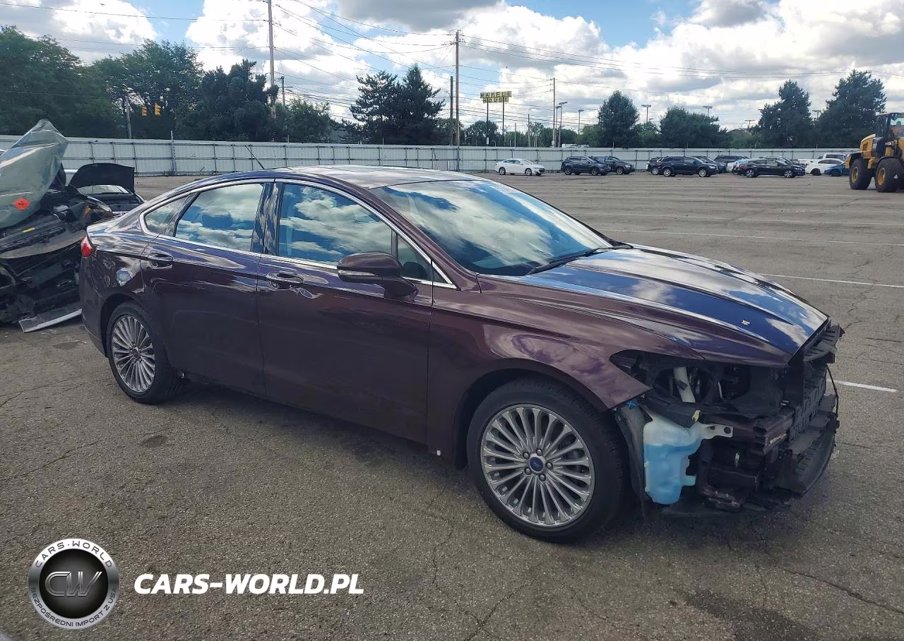 2013 Ford Fusion Titanium VIN:3FA6P0K92DR280811 - 4