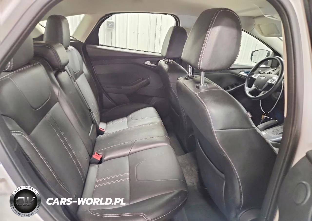 2014 Ford Focus Titanium VIN:1FADP3N25EL237314 - 10