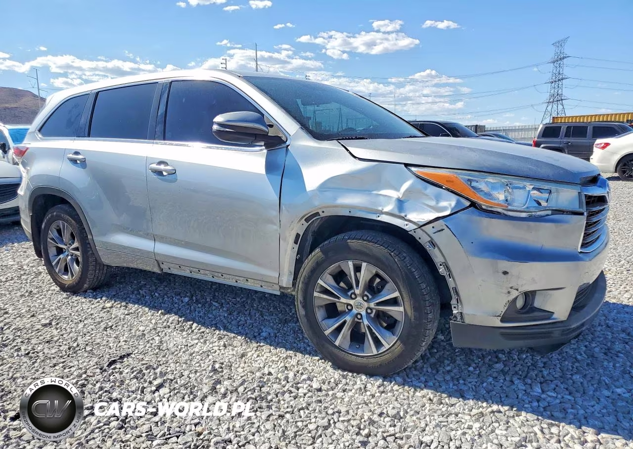 2015 Toyota Highlander Le Plus VIN:5TDBKRFH1FS200427 - 4